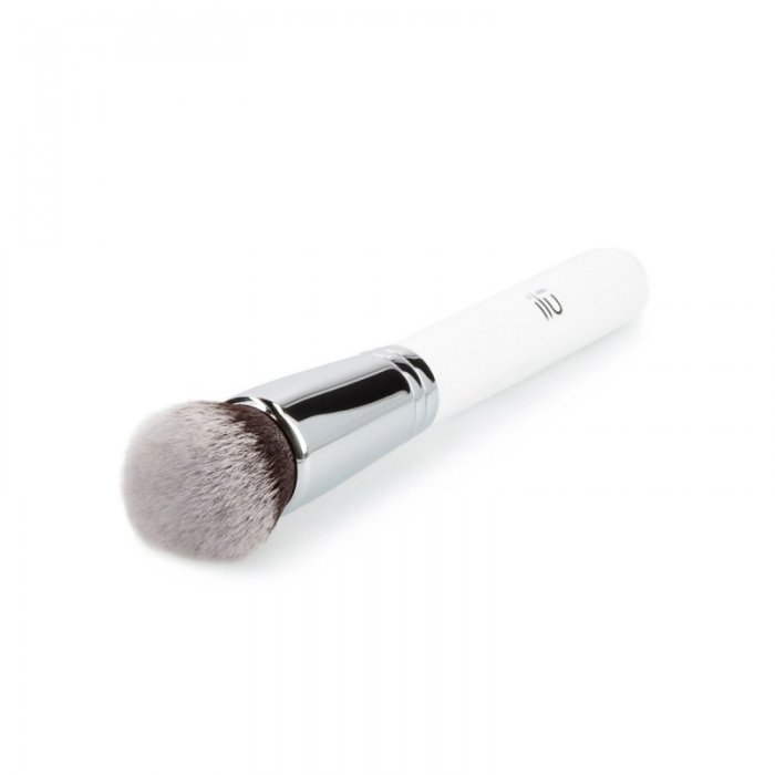 Makeup brush with round head 105 Round Kabuki Brush Ilu